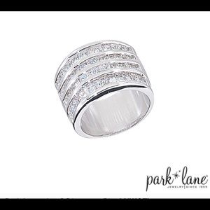 Park LaneDiamante Ring Size 6 NWOT